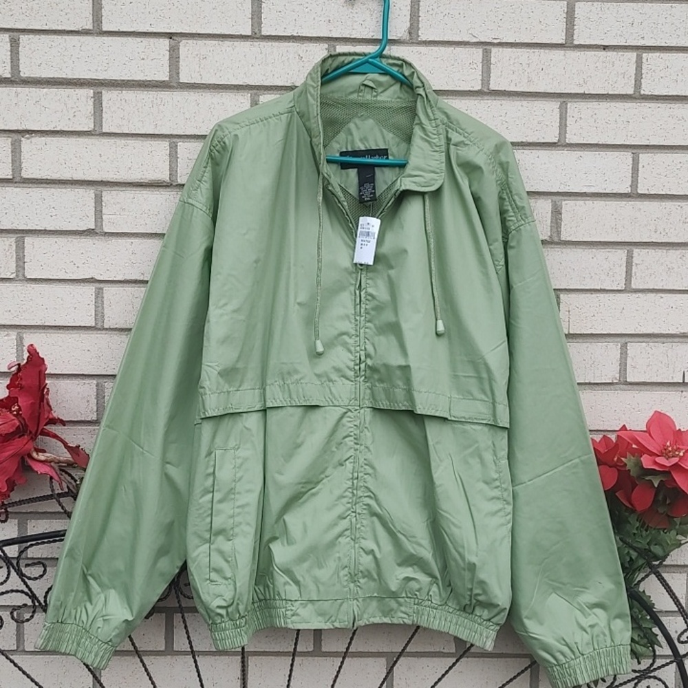 Green Jacket - Picture 2 of 11